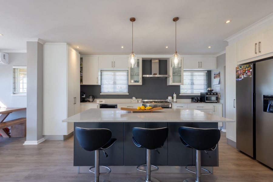 5 Bedroom Property for Sale in Upper Robberg Western Cape